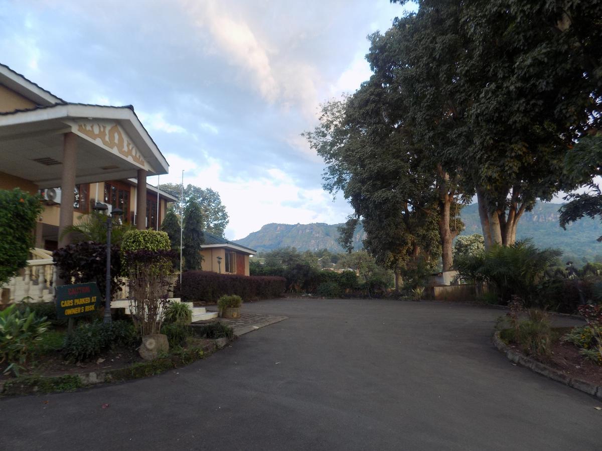 Kayegi Hotel Mbale Ngoại thất bức ảnh